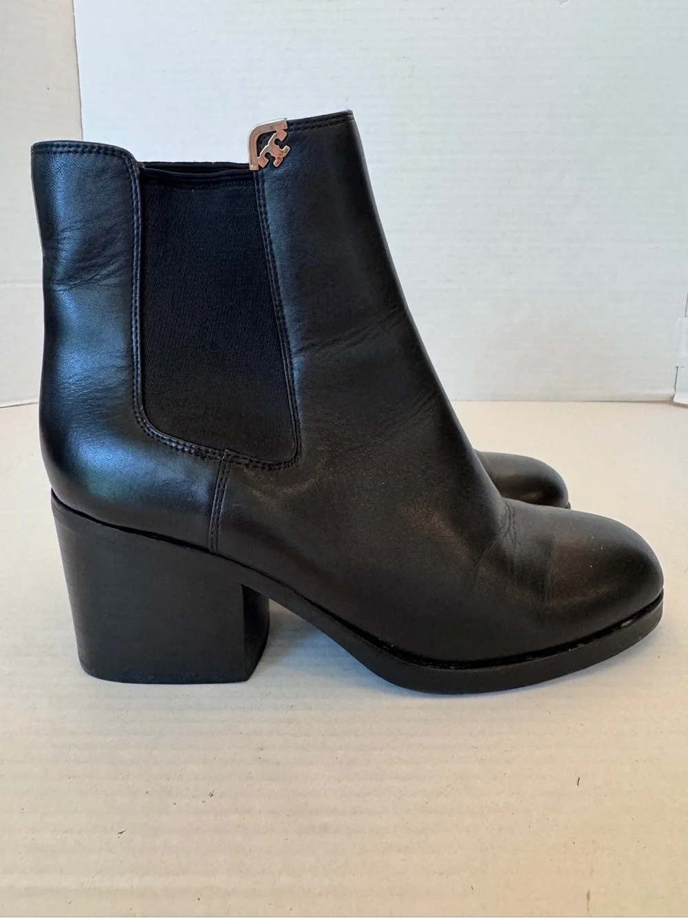 Tory Burch Nicola Boots Womens 8M Black Leather Chelsea Block Heel Elegant Edgy